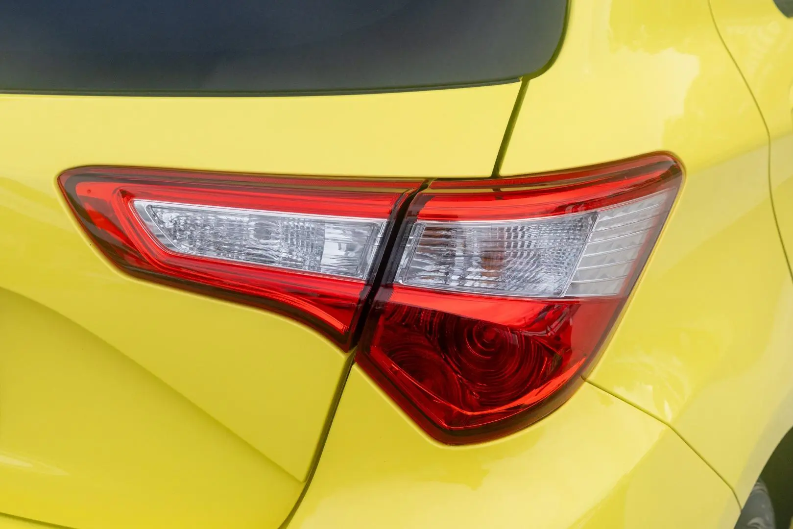 2017 Toyota Yaris Gallery Image 20