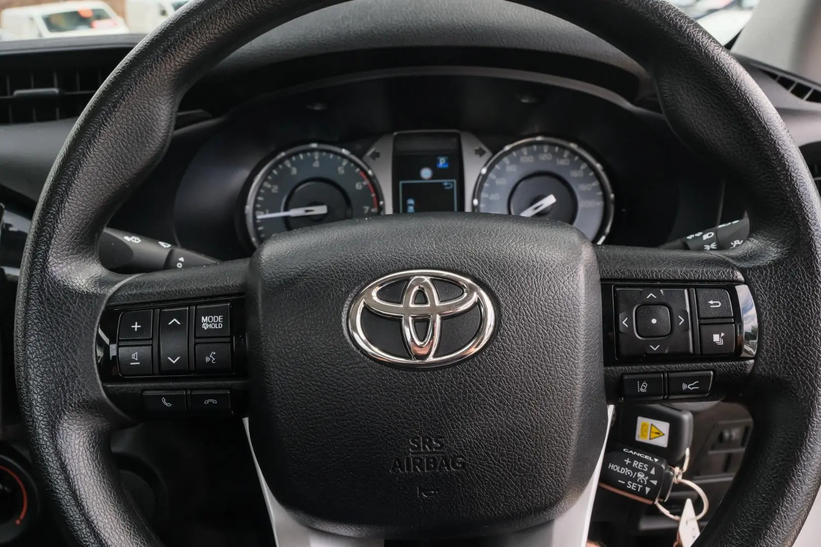 2023 Toyota Hilux Image 13