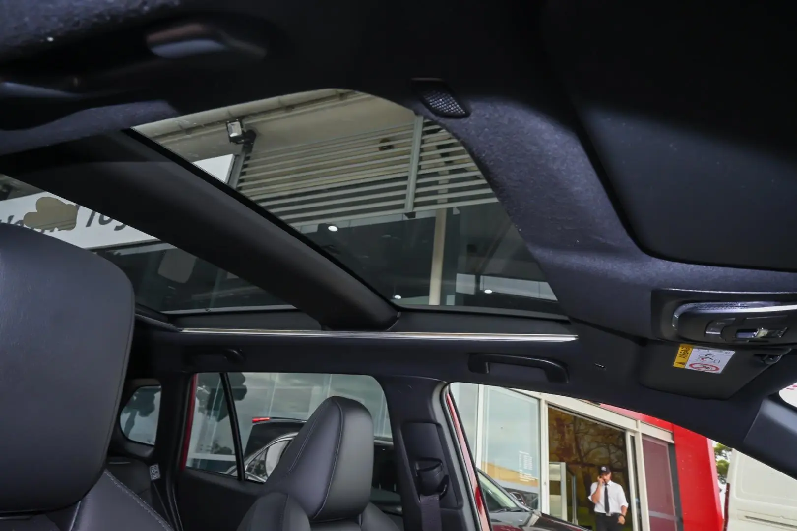 2025 Toyota Corolla Cross Gallery Image 11