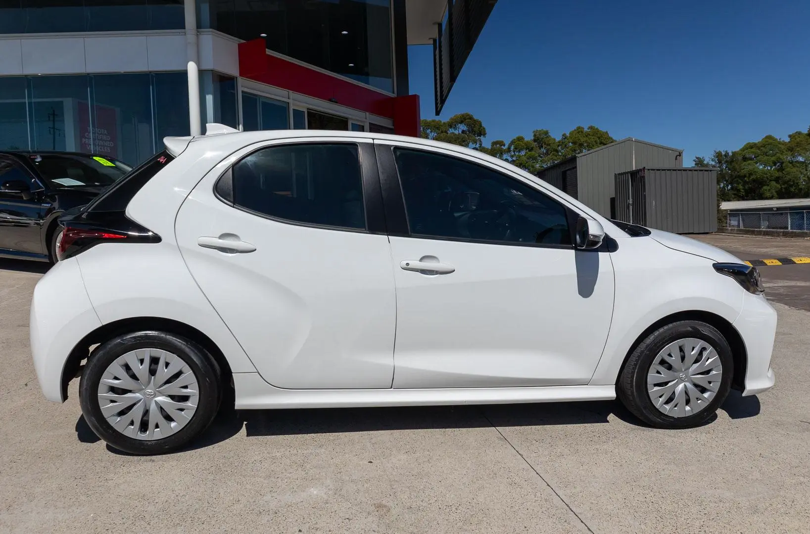 2022 Toyota Yaris Gallery Image 3