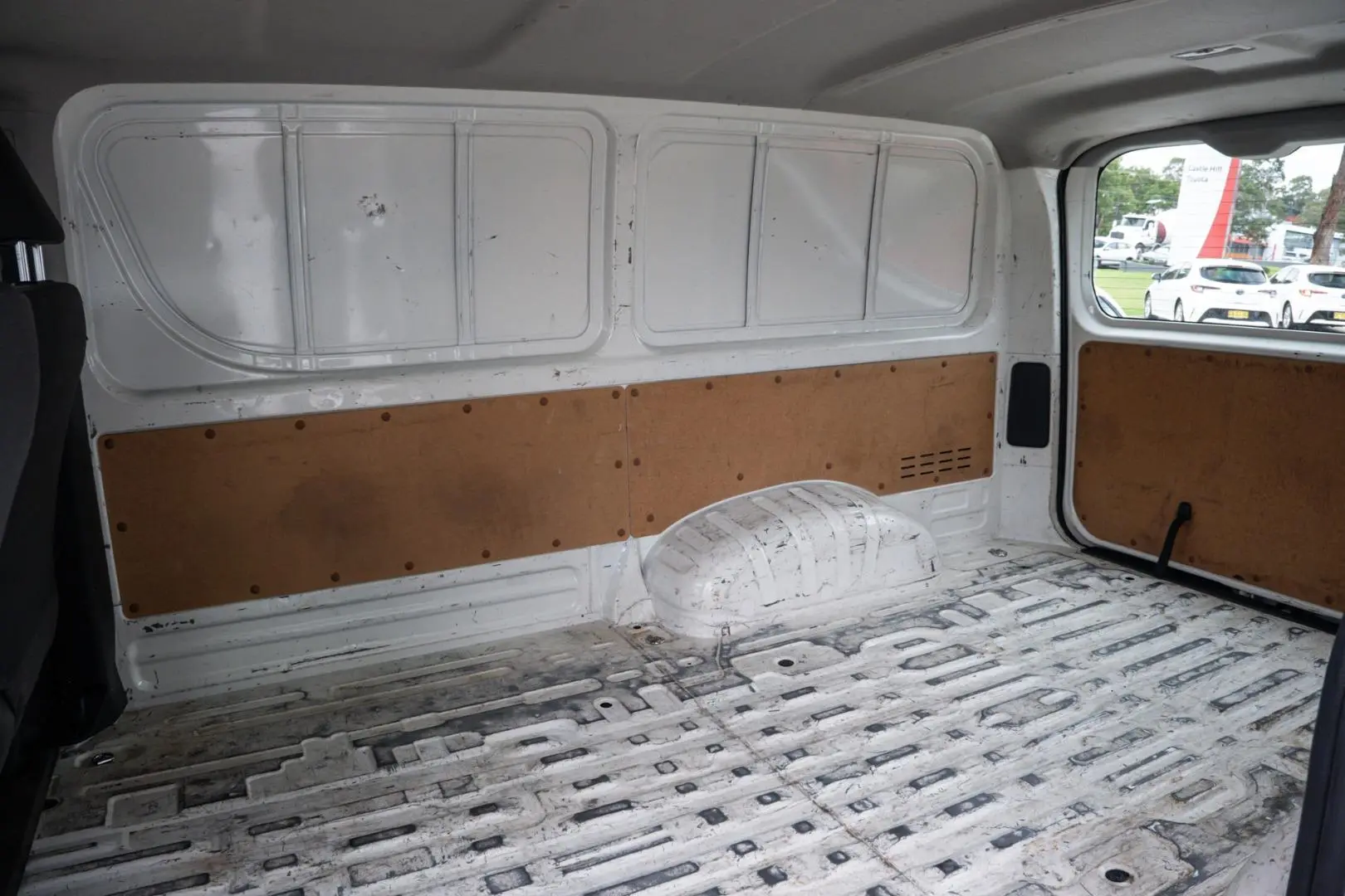 2022 Toyota Hiace Gallery Image 9