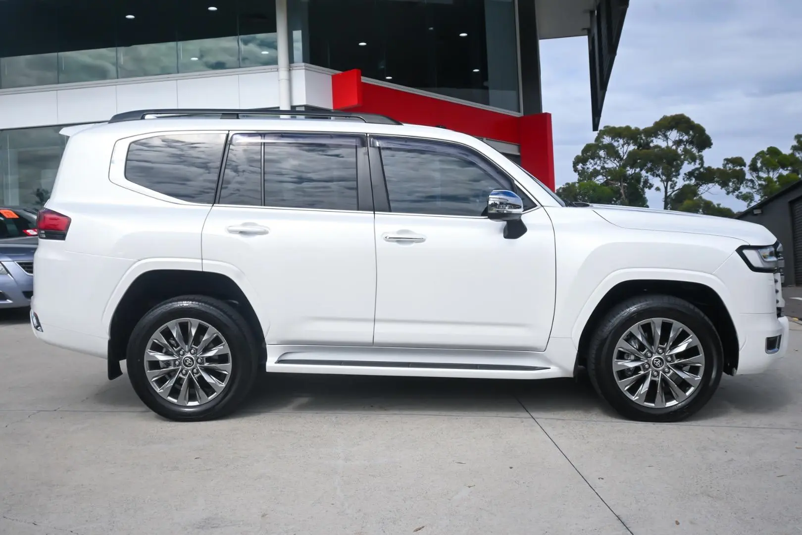 2023 Toyota Landcruiser Gallery Image 3