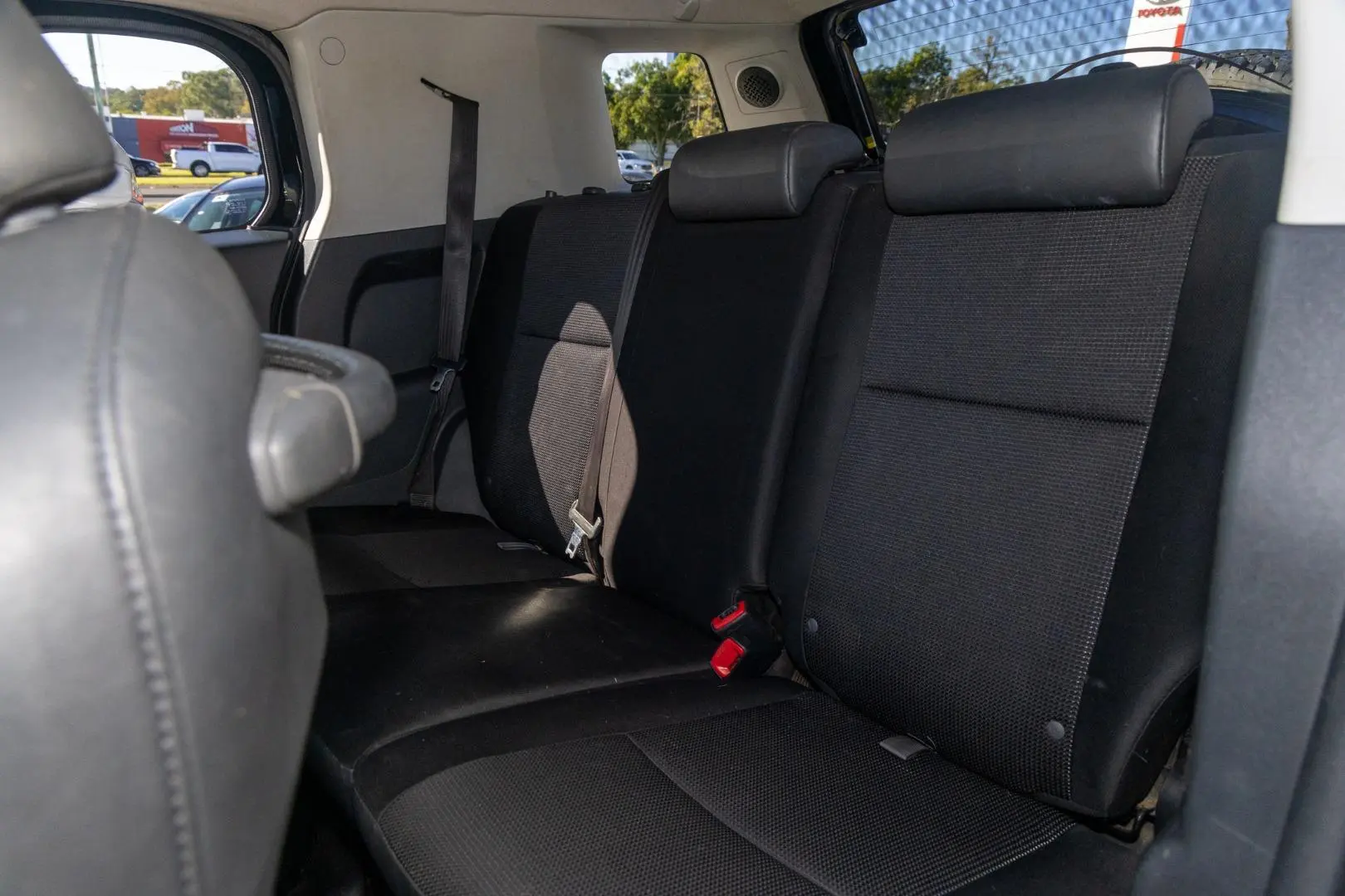 2016 Toyota FJ Cruiser Gallery Image 9