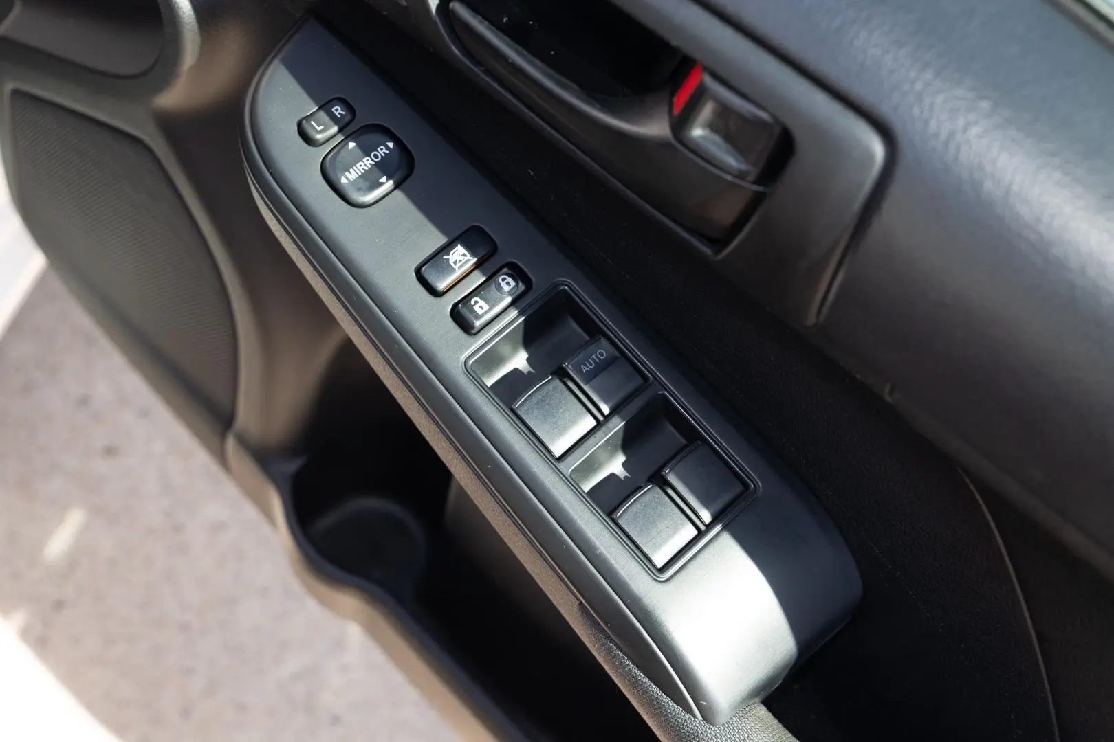 2014 Toyota Camry Gallery Image 14