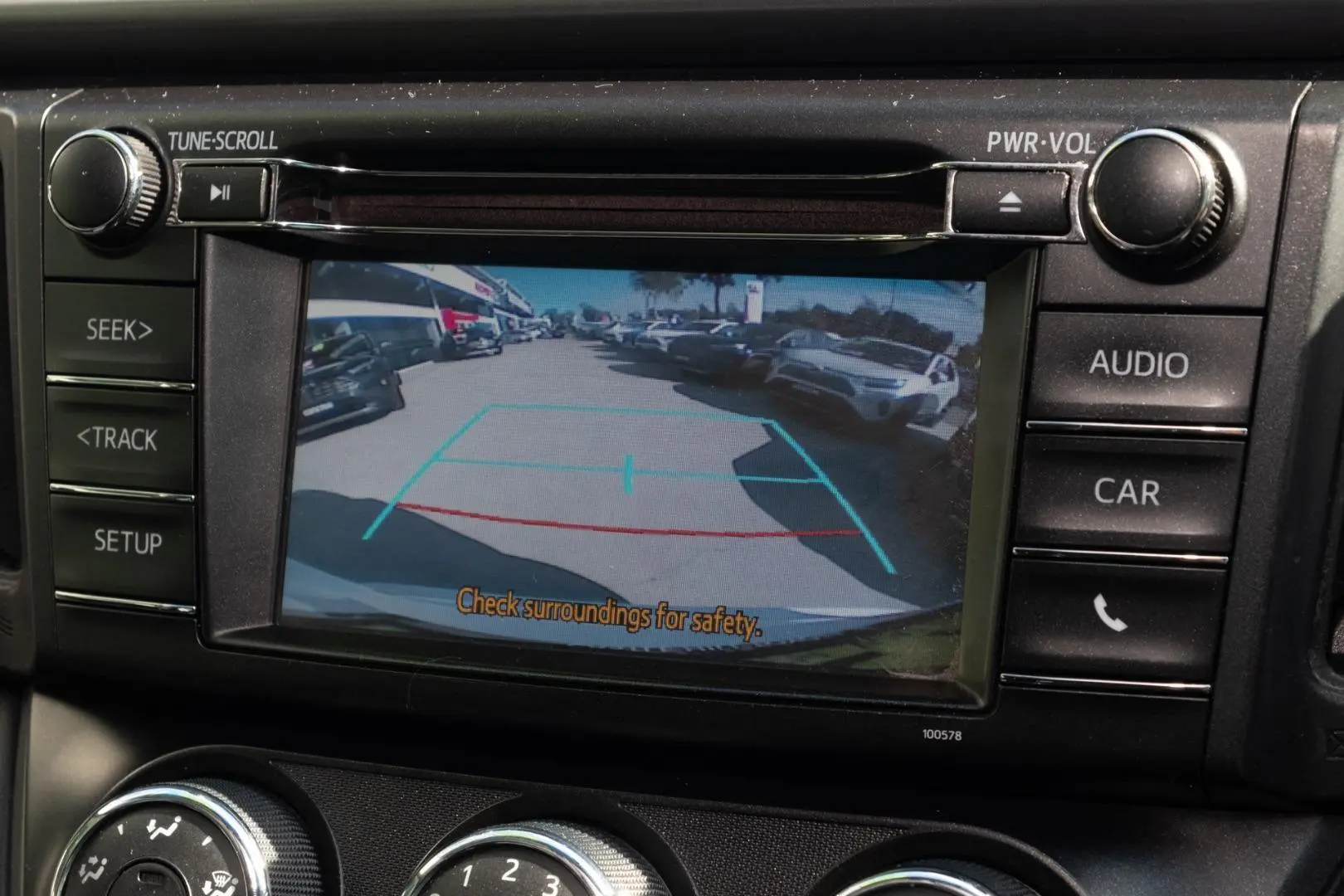 2016 Toyota RAV4 Gallery Image 15