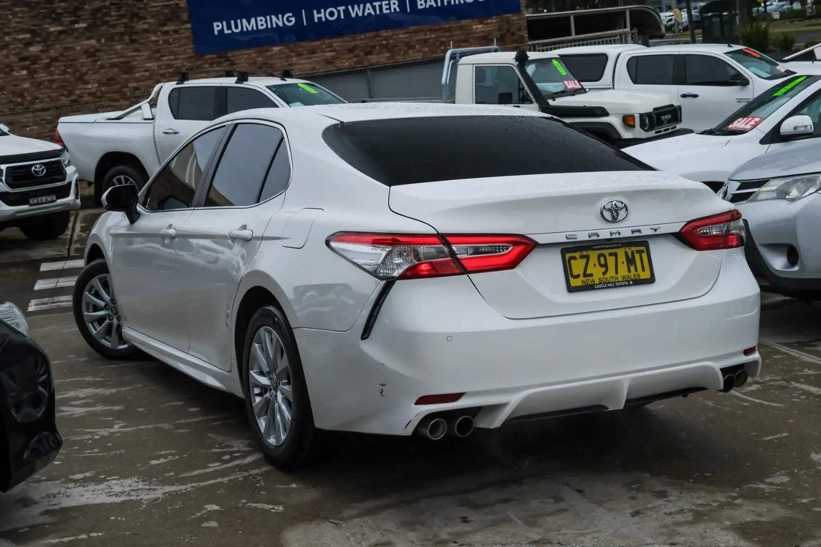 2020 Toyota Camry Gallery Image 2