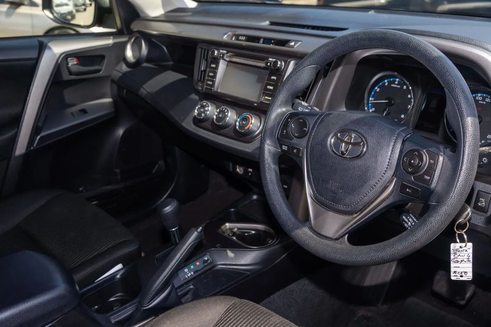 2018 Toyota RAV4 Gallery Image 7