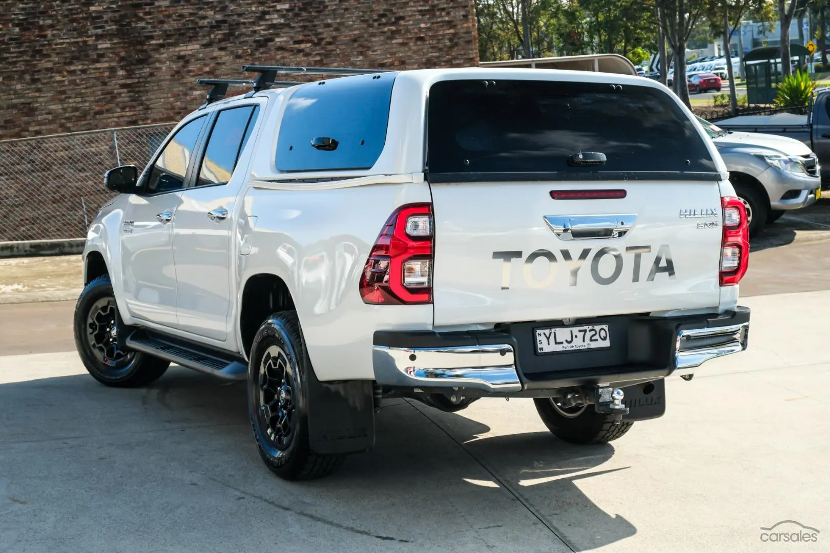 2021 Toyota Hilux Image 2