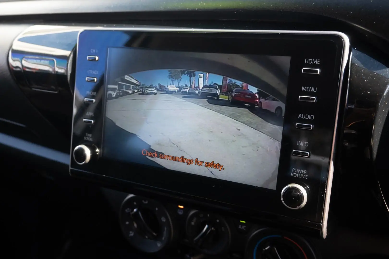 2021 Toyota Hilux Gallery Image 15