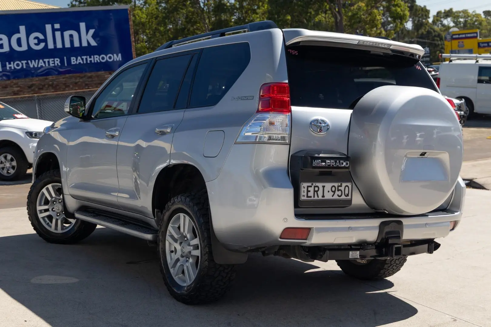2010 Toyota Landcruiser Prado Gallery Image 2