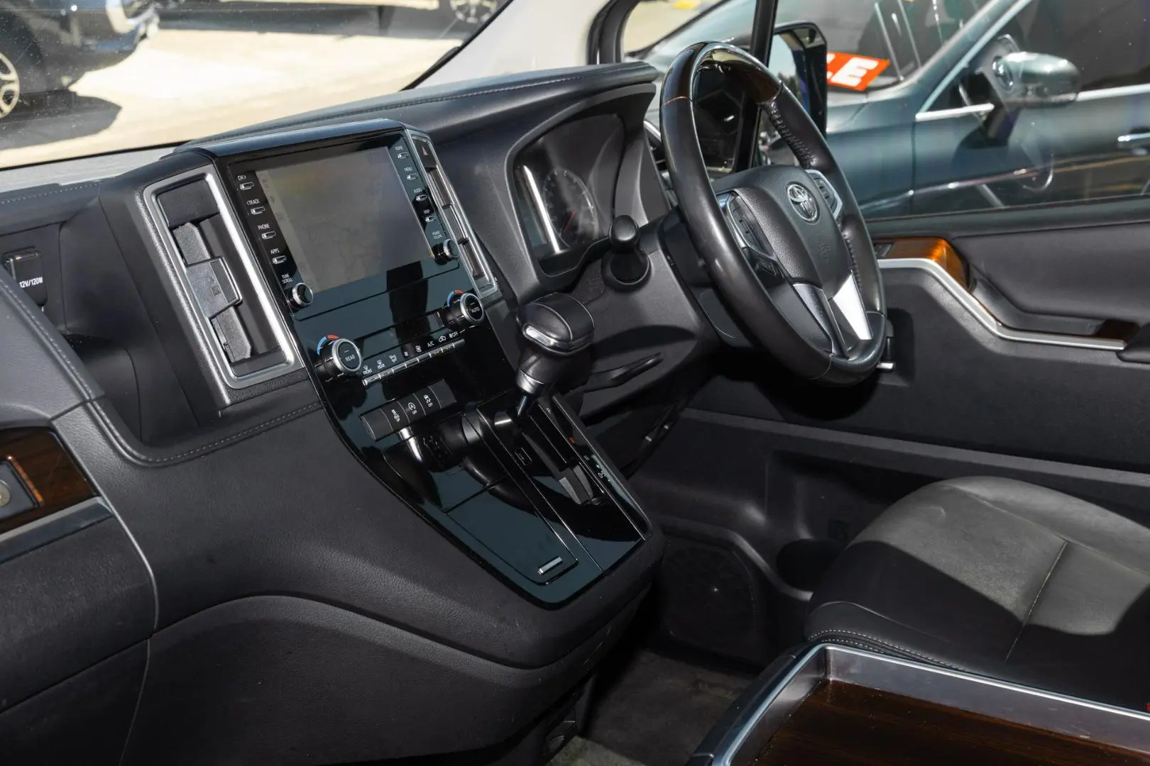 2023 Toyota Granvia Gallery Image 8