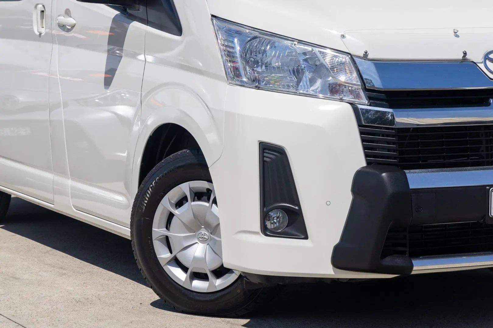 2023 Toyota Hiace Gallery Image 6