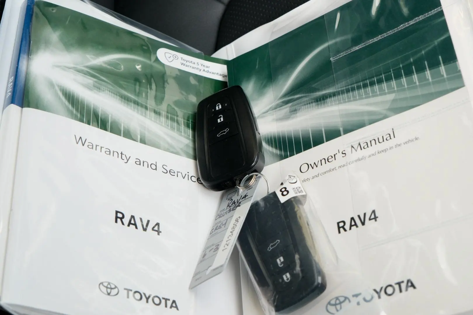 2025 Toyota RAV4 Gallery Image 21