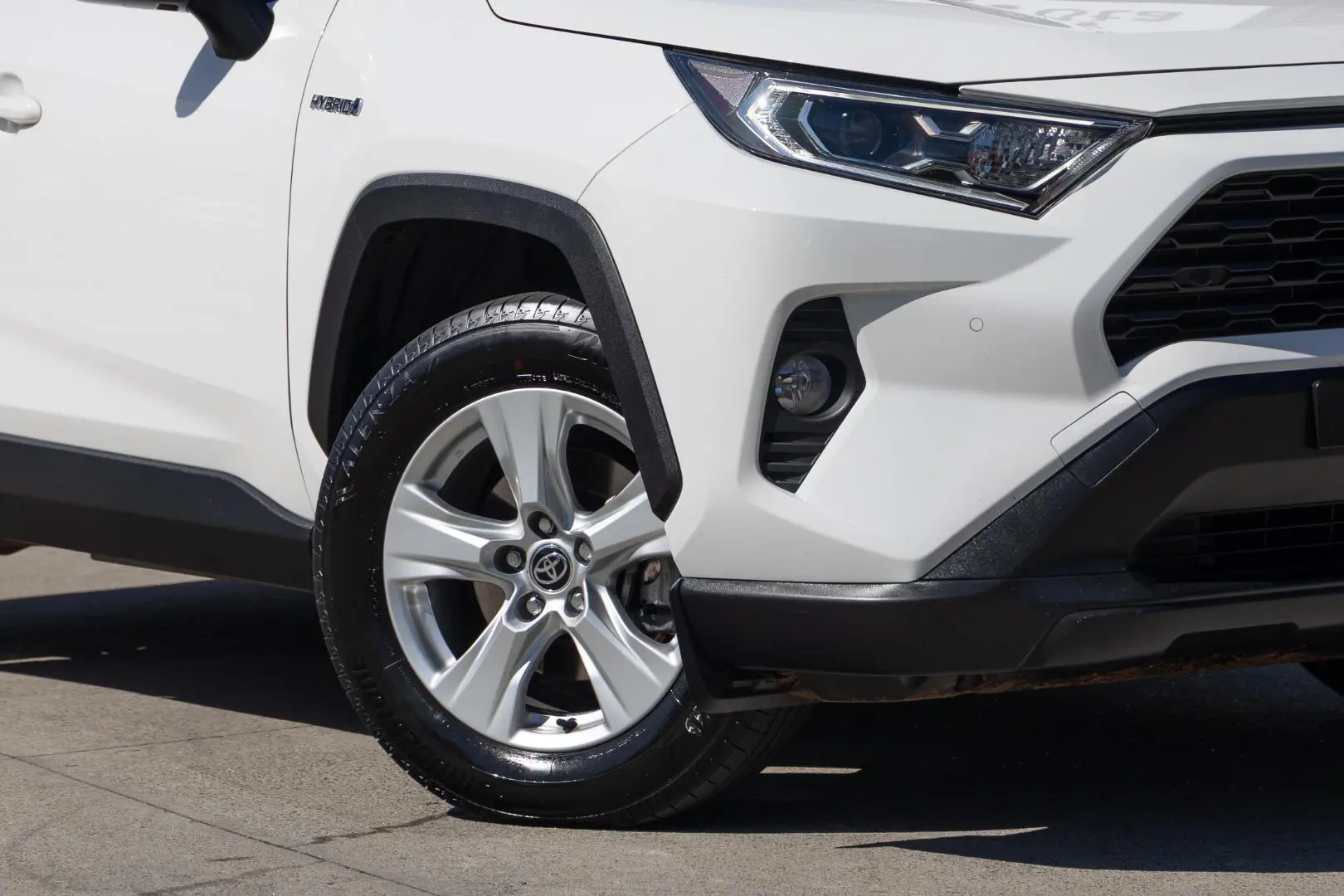 2021 Toyota RAV4 Gallery Image 6