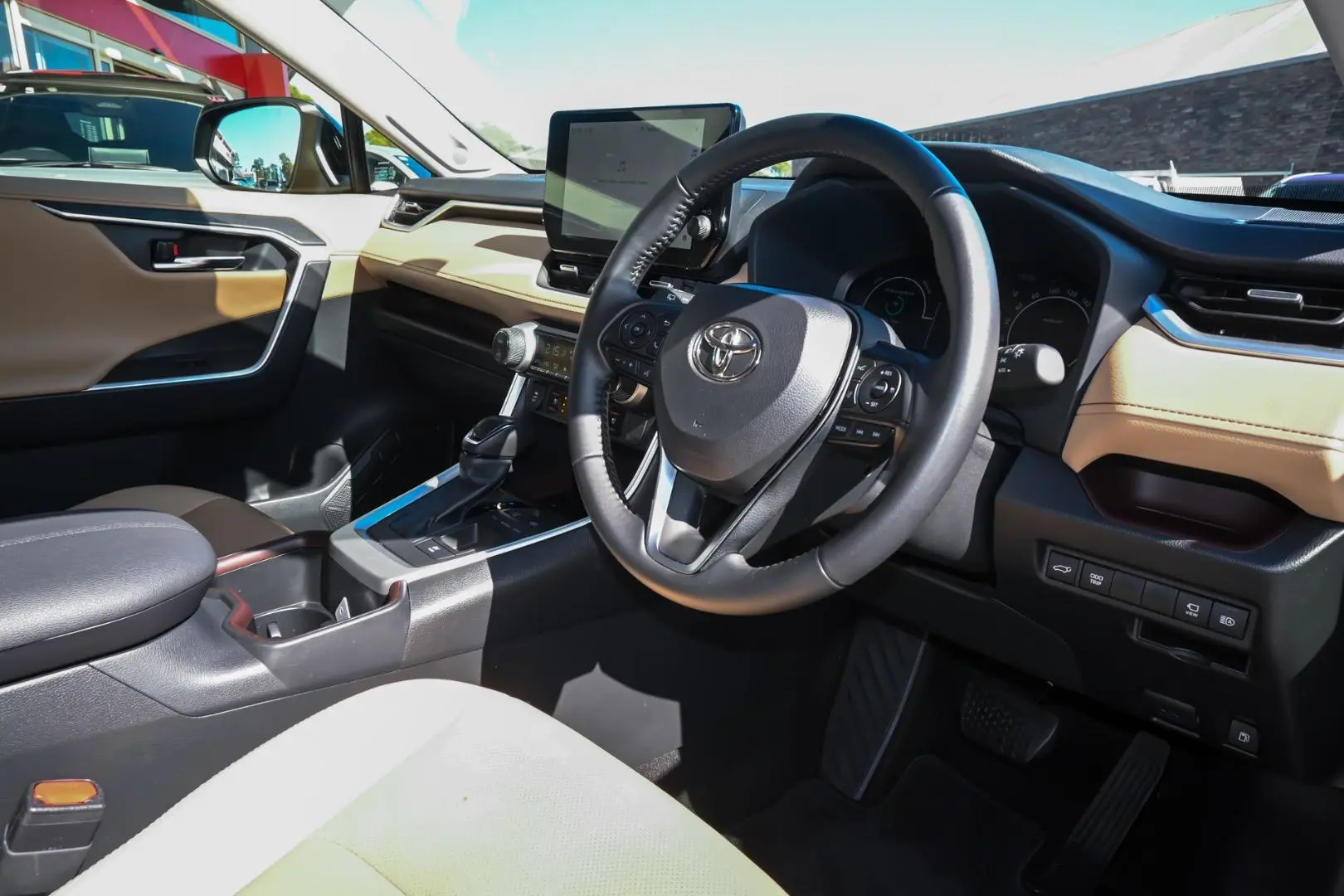 2025 Toyota RAV4 Gallery Image 7