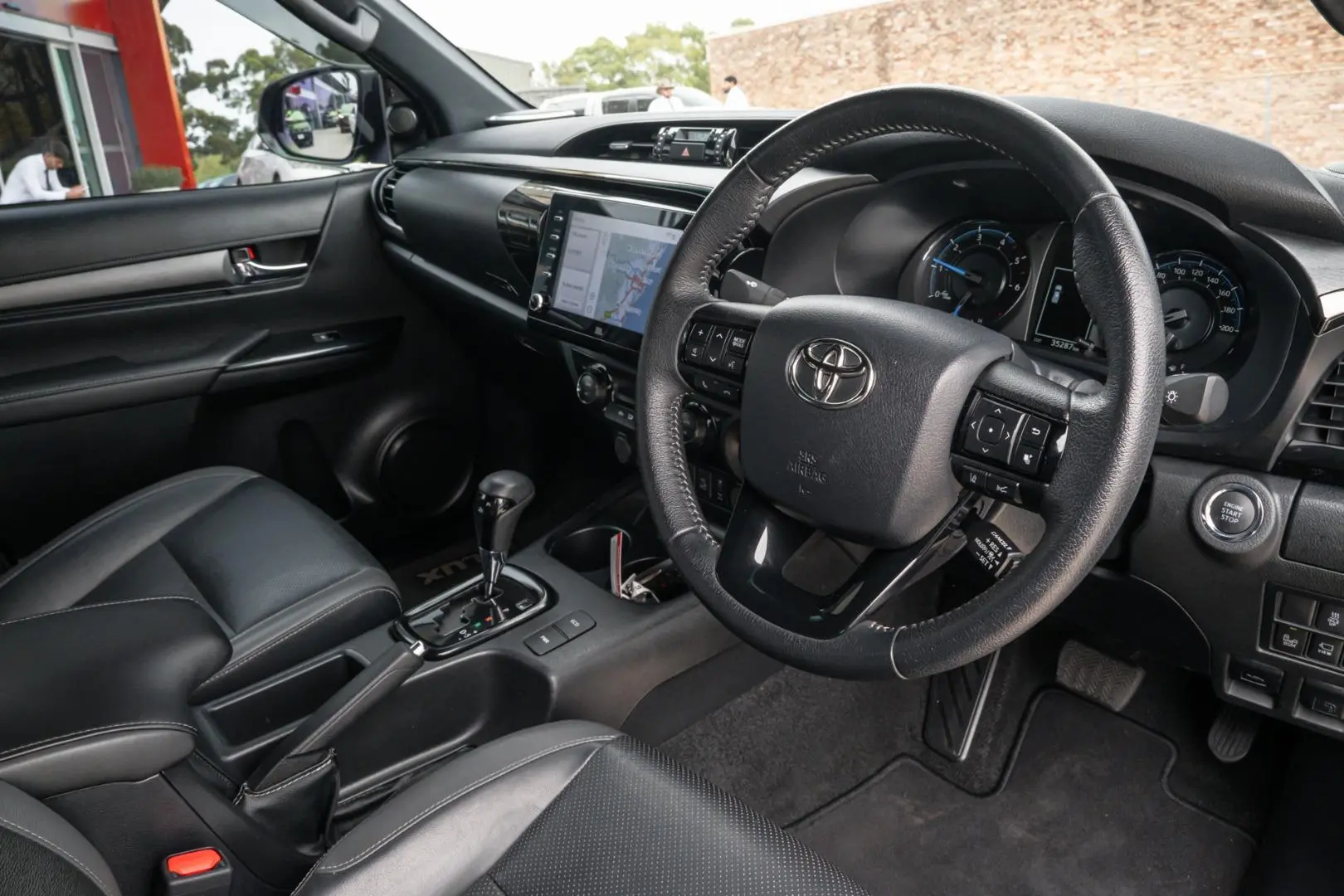 2023 Toyota Hilux Gallery Image 7
