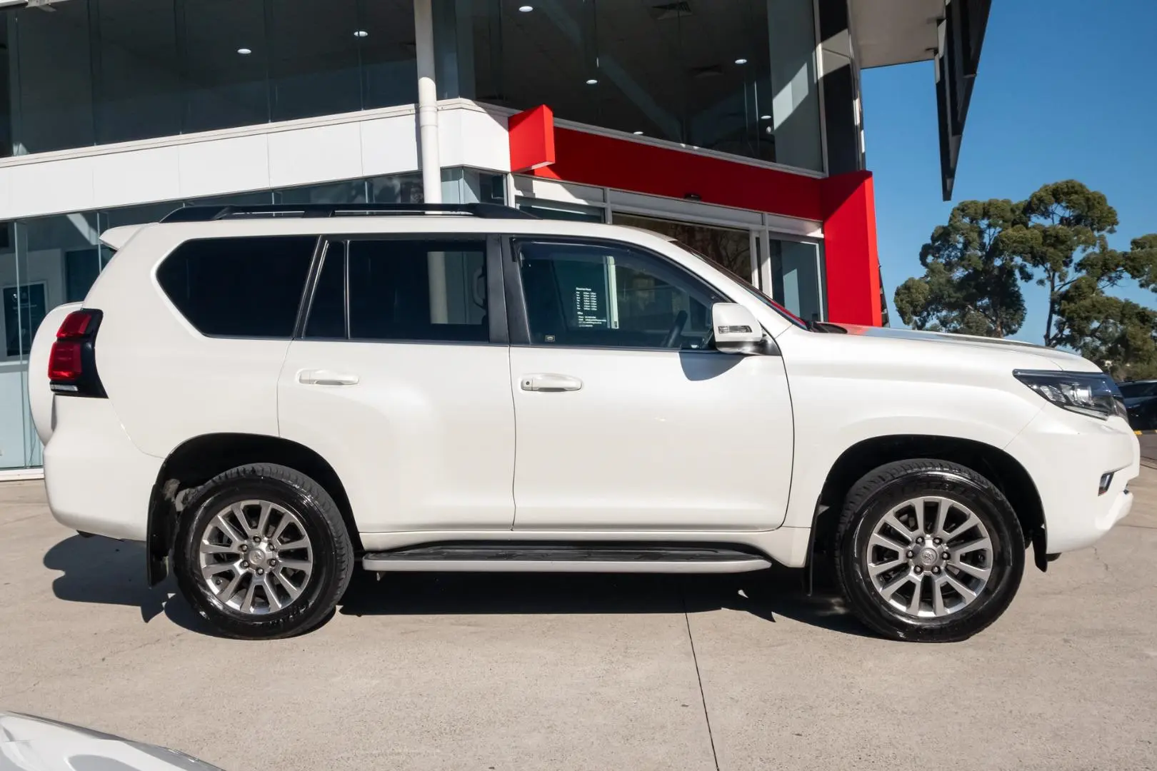 2021 Toyota Landcruiser Prado Gallery Image 3