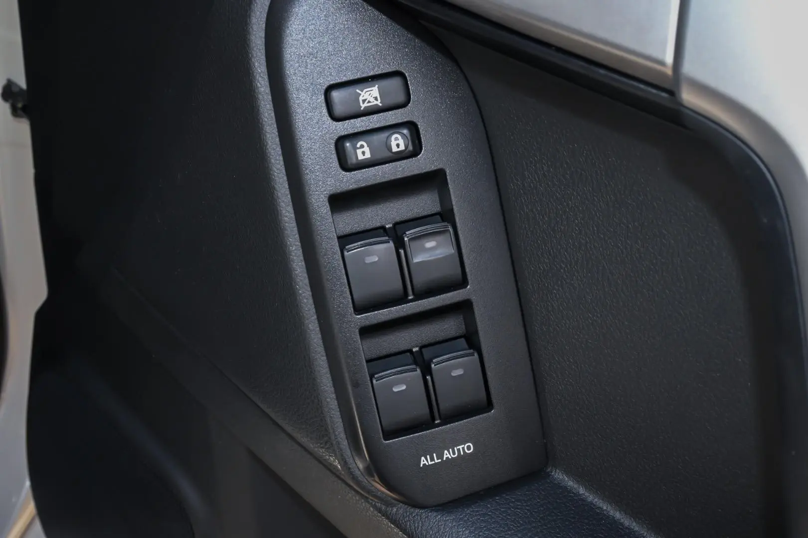 2023 Toyota Landcruiser Prado Gallery Image 10