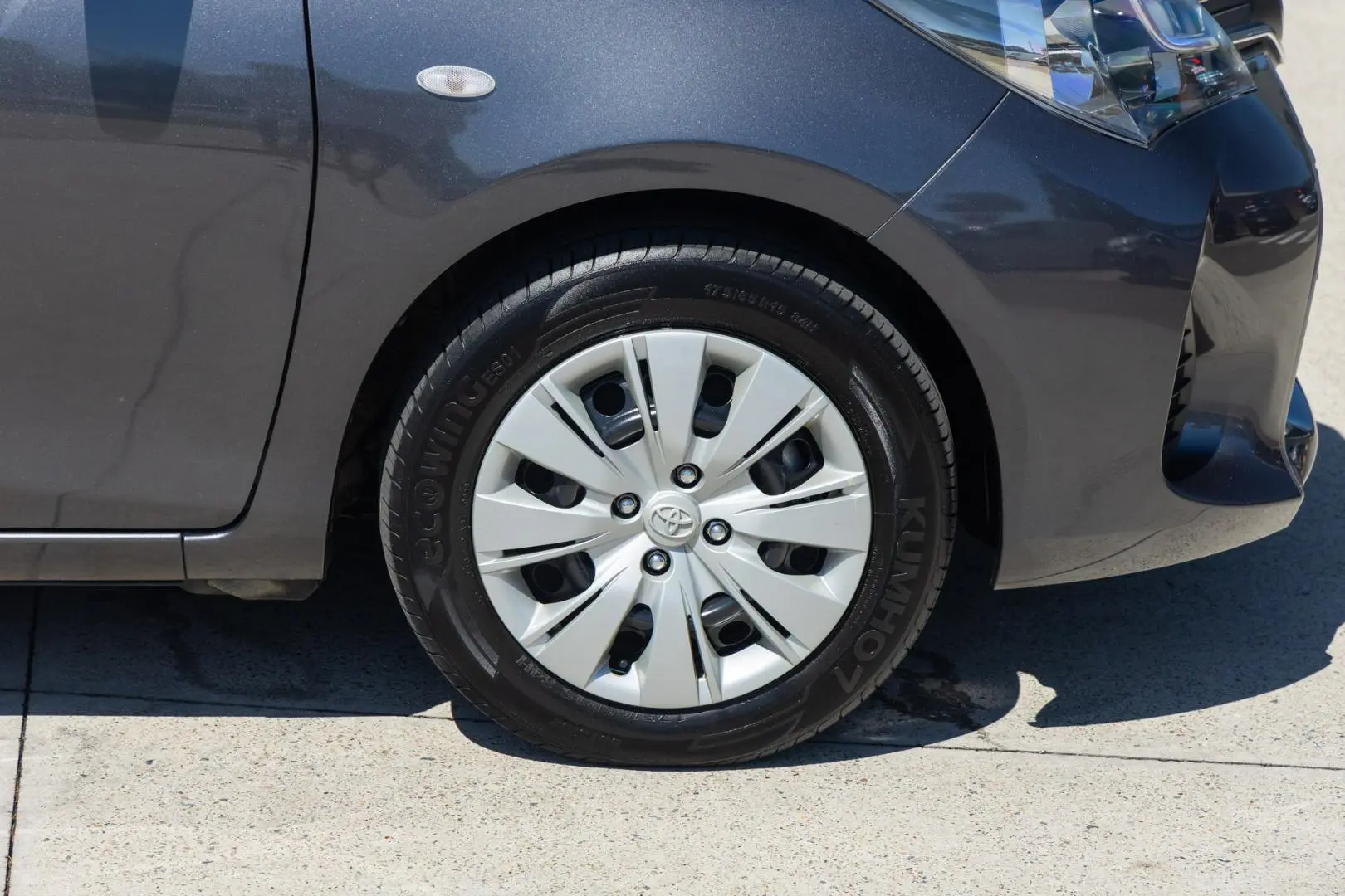 2014 Toyota Yaris Gallery Image 20