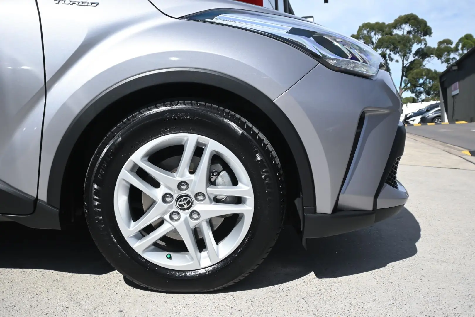 2020 Toyota C-HR Gallery Image 22