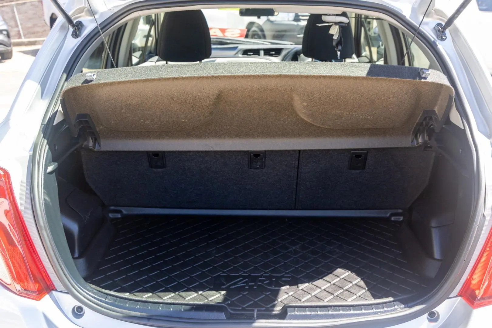 2012 Toyota Yaris Gallery Image 19