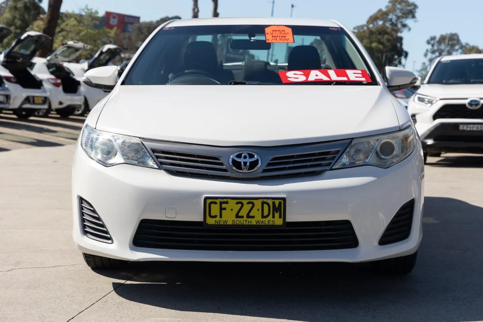 2014 Toyota Camry Gallery Image 4