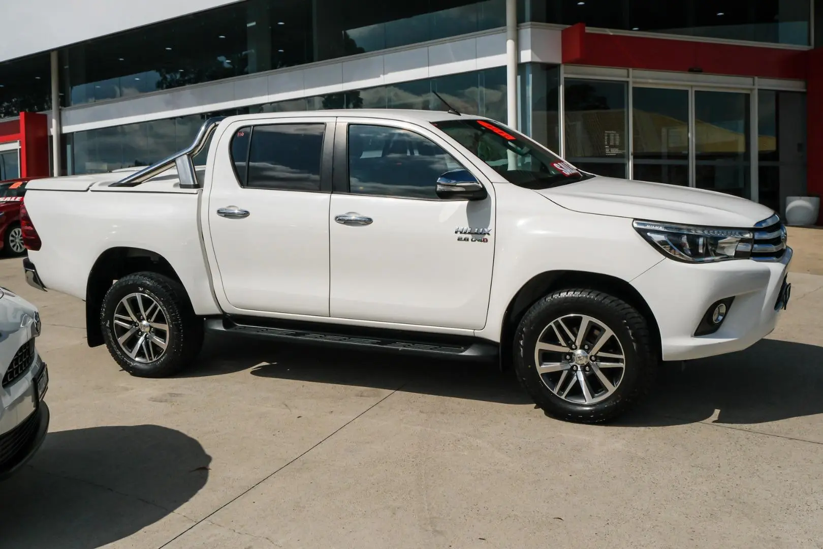 2016 Toyota Hilux Gallery Image 3