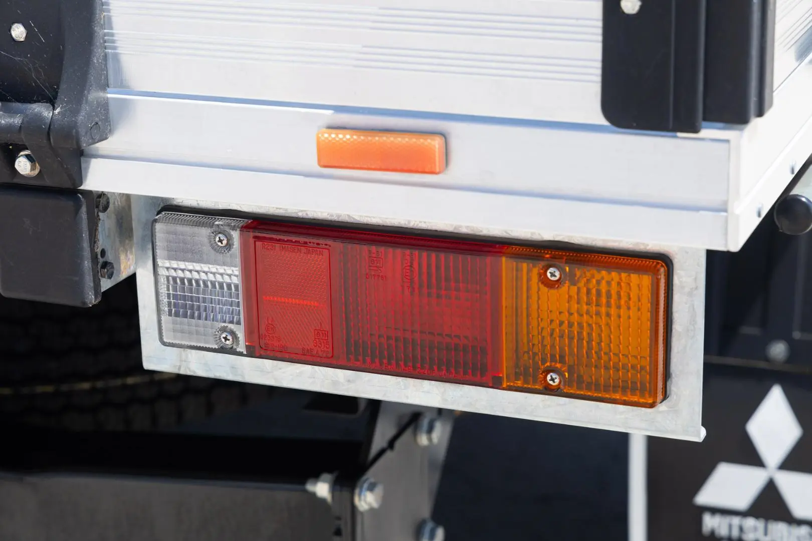 2019 Mitsubishi Triton Gallery Image 16