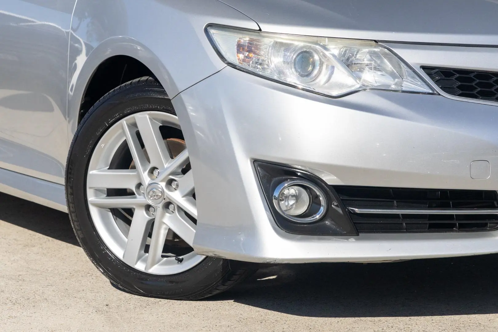 2012 Toyota Camry Gallery Image 6
