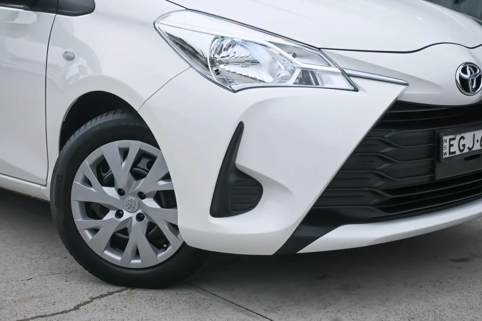 2019 Toyota Yaris Gallery Image 6