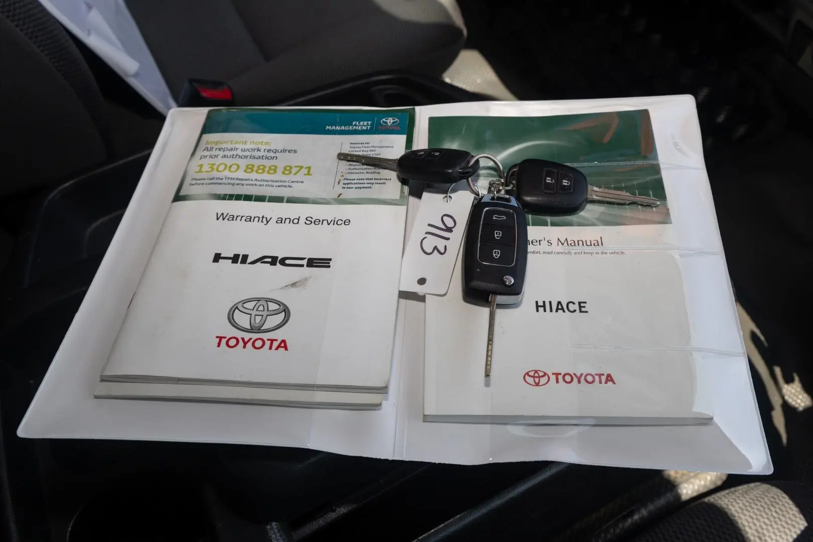 2016 Toyota Hiace Gallery Image 17
