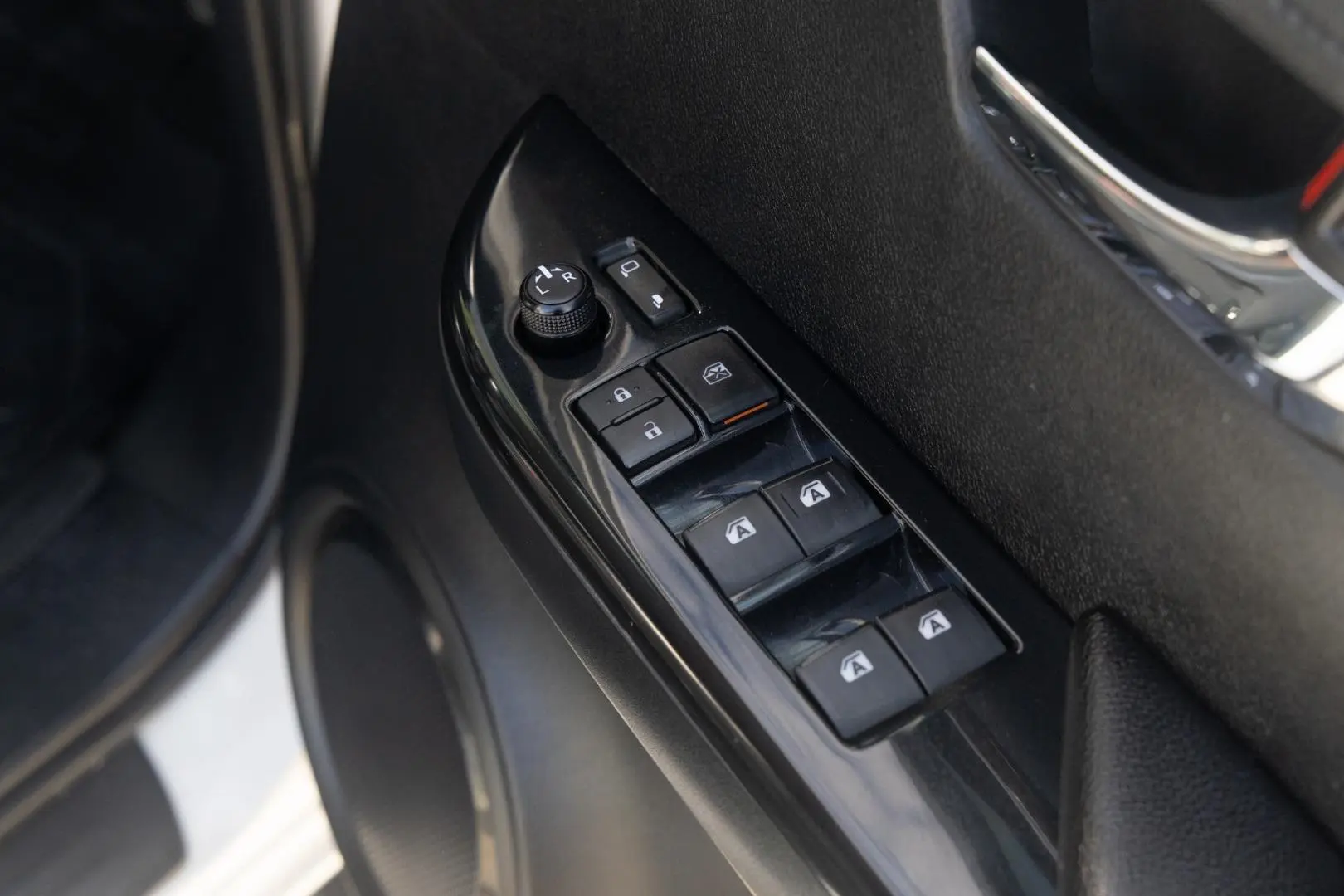 2019 Toyota Hilux Gallery Image 18