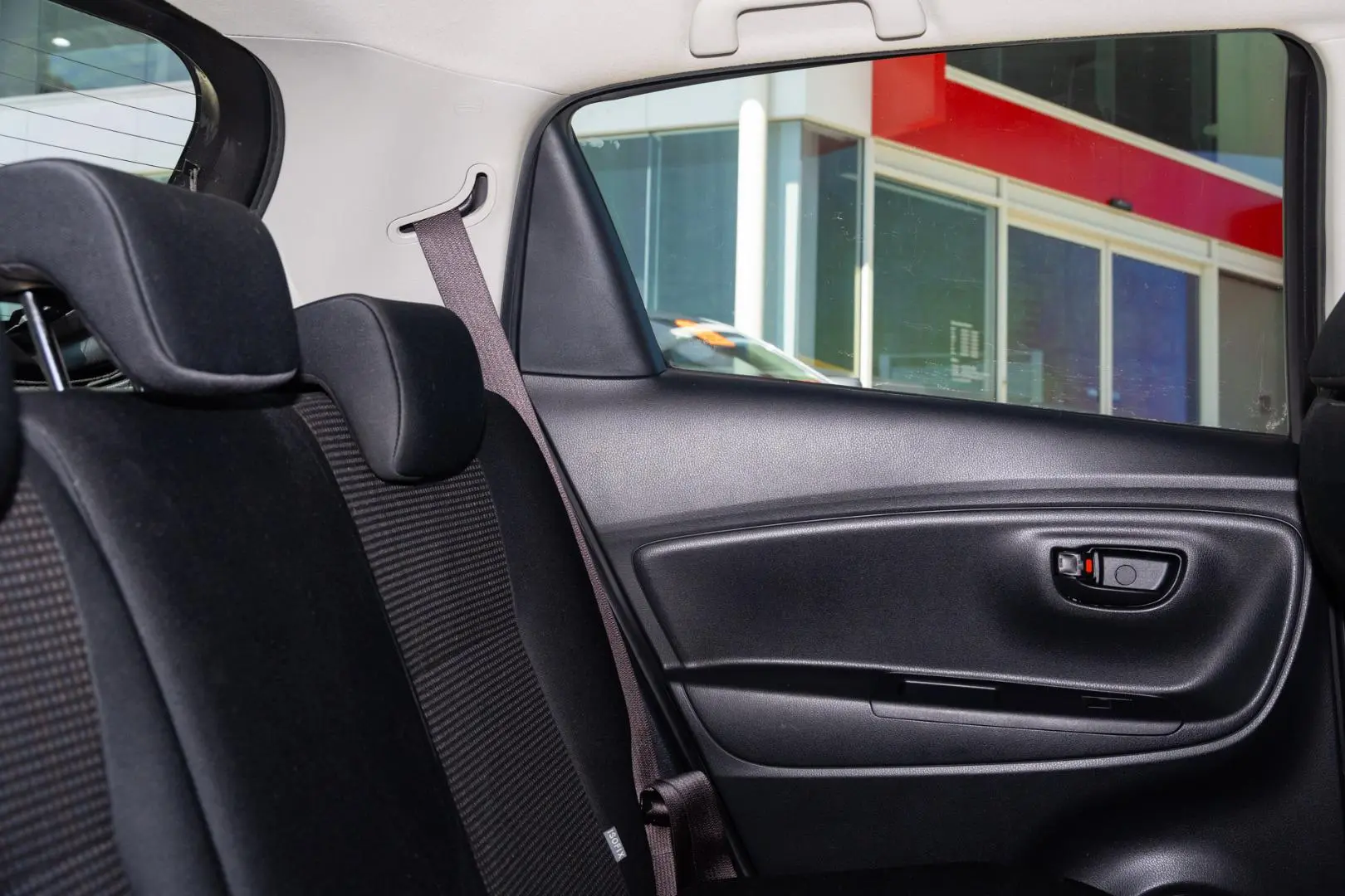 2014 Toyota Yaris Gallery Image 9