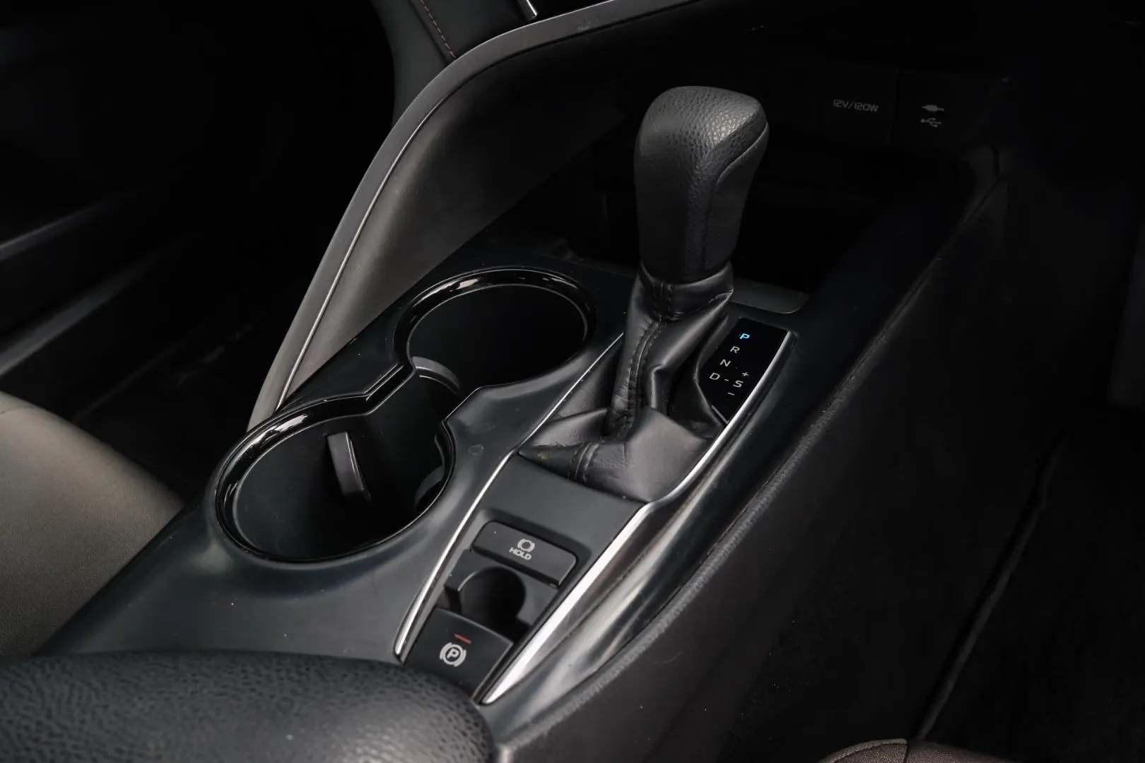 2018 Toyota Camry Gallery Image 13