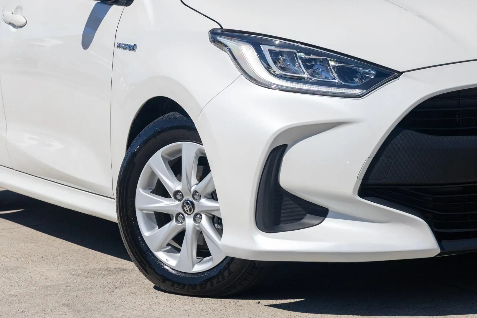 2020 Toyota Yaris Gallery Image 6