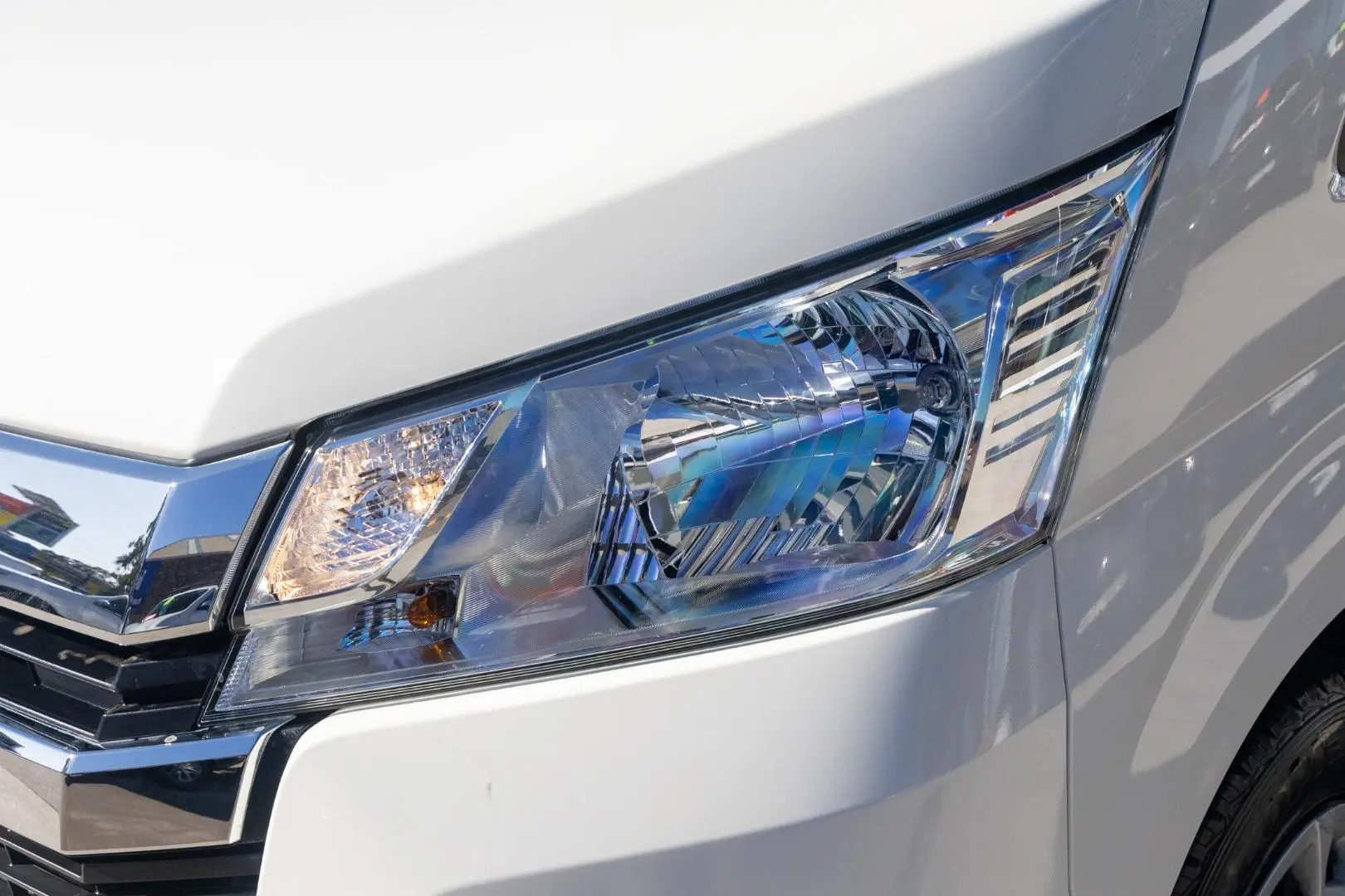 2022 Toyota Hiace Gallery Image 20