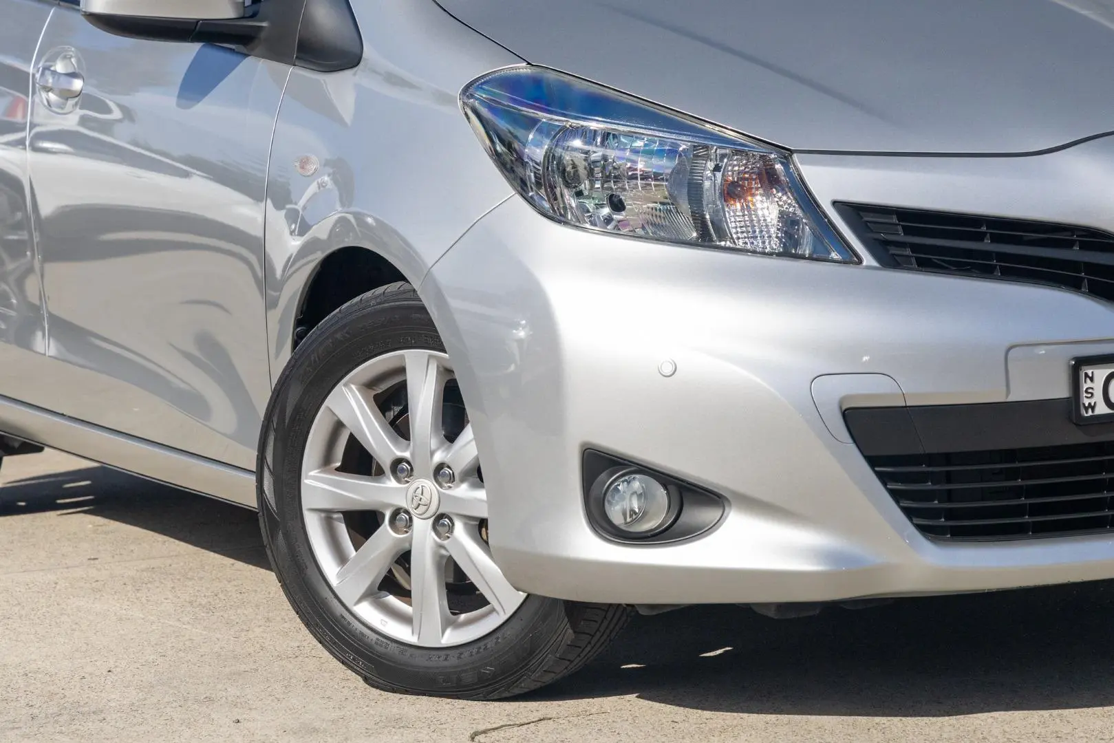 2012 Toyota Yaris Gallery Image 6