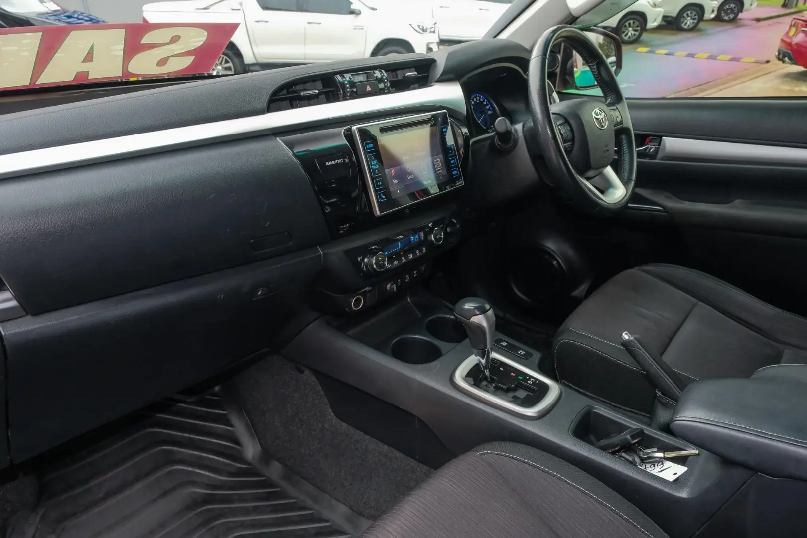 2018 Toyota Hilux Gallery Image 8