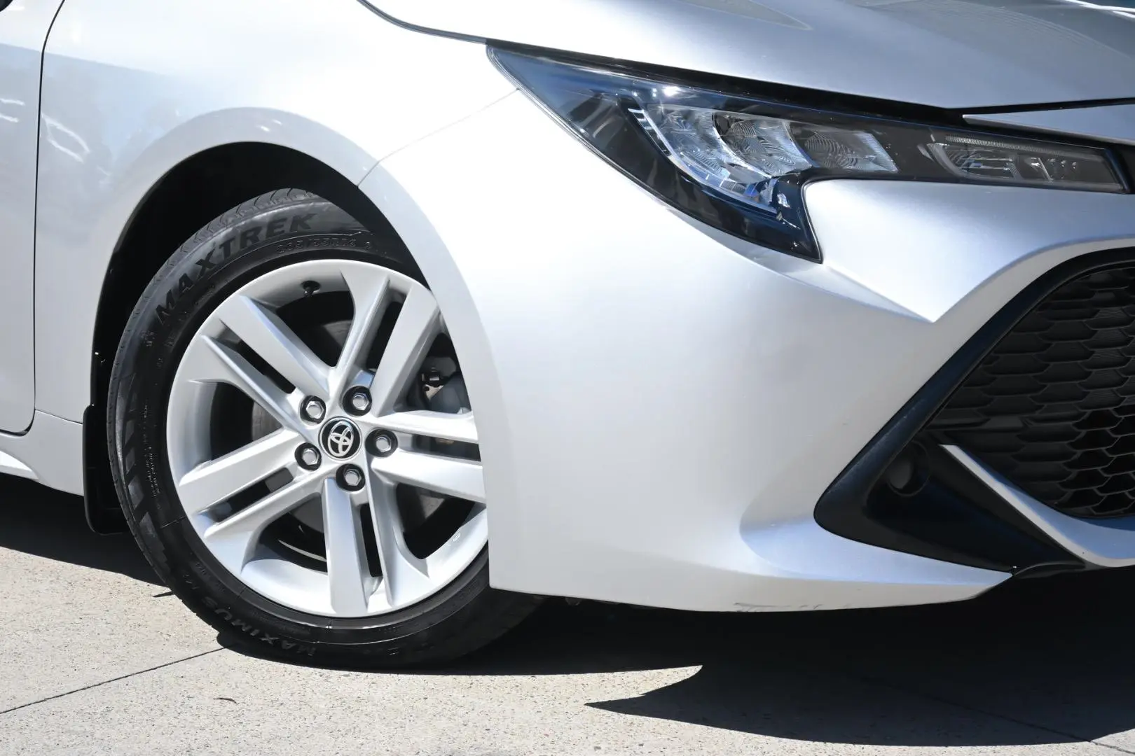 2018 Toyota Corolla Gallery Image 6