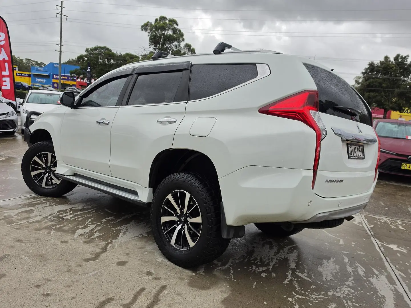 2017 Mitsubishi Pajero Sport Gallery Image 15