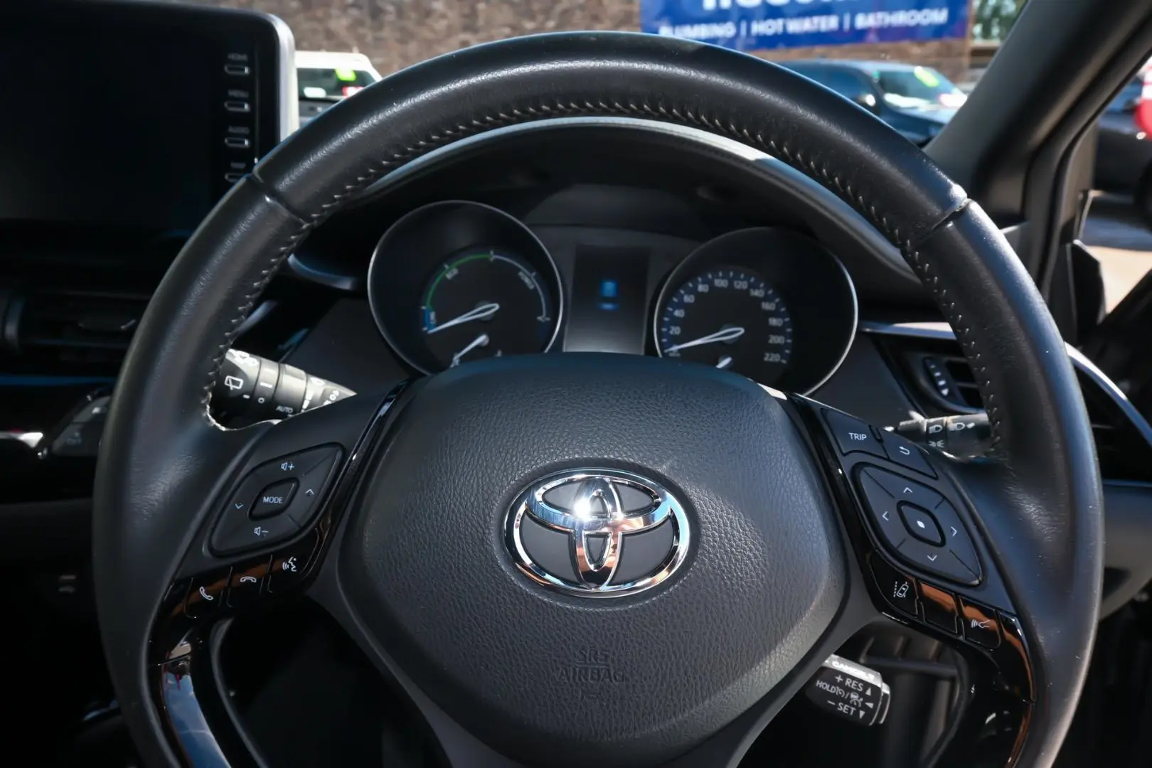 2021 Toyota C-HR Gallery Image 11