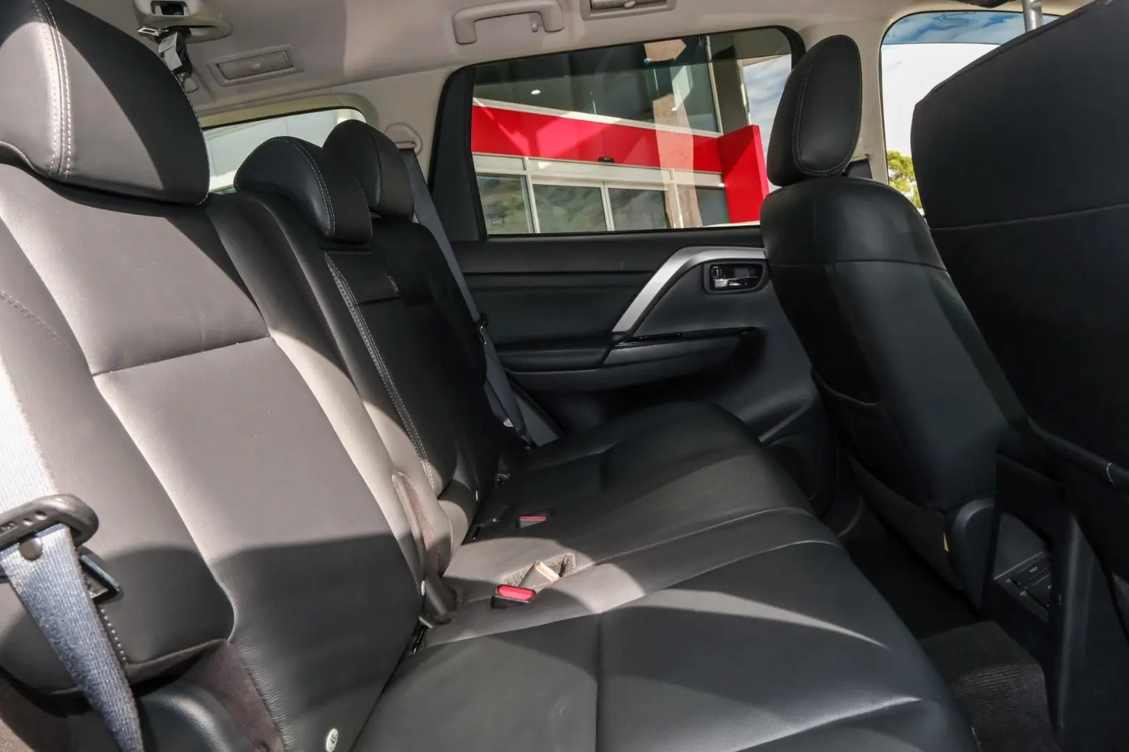 2024 Mitsubishi Pajero Sport Gallery Image 9