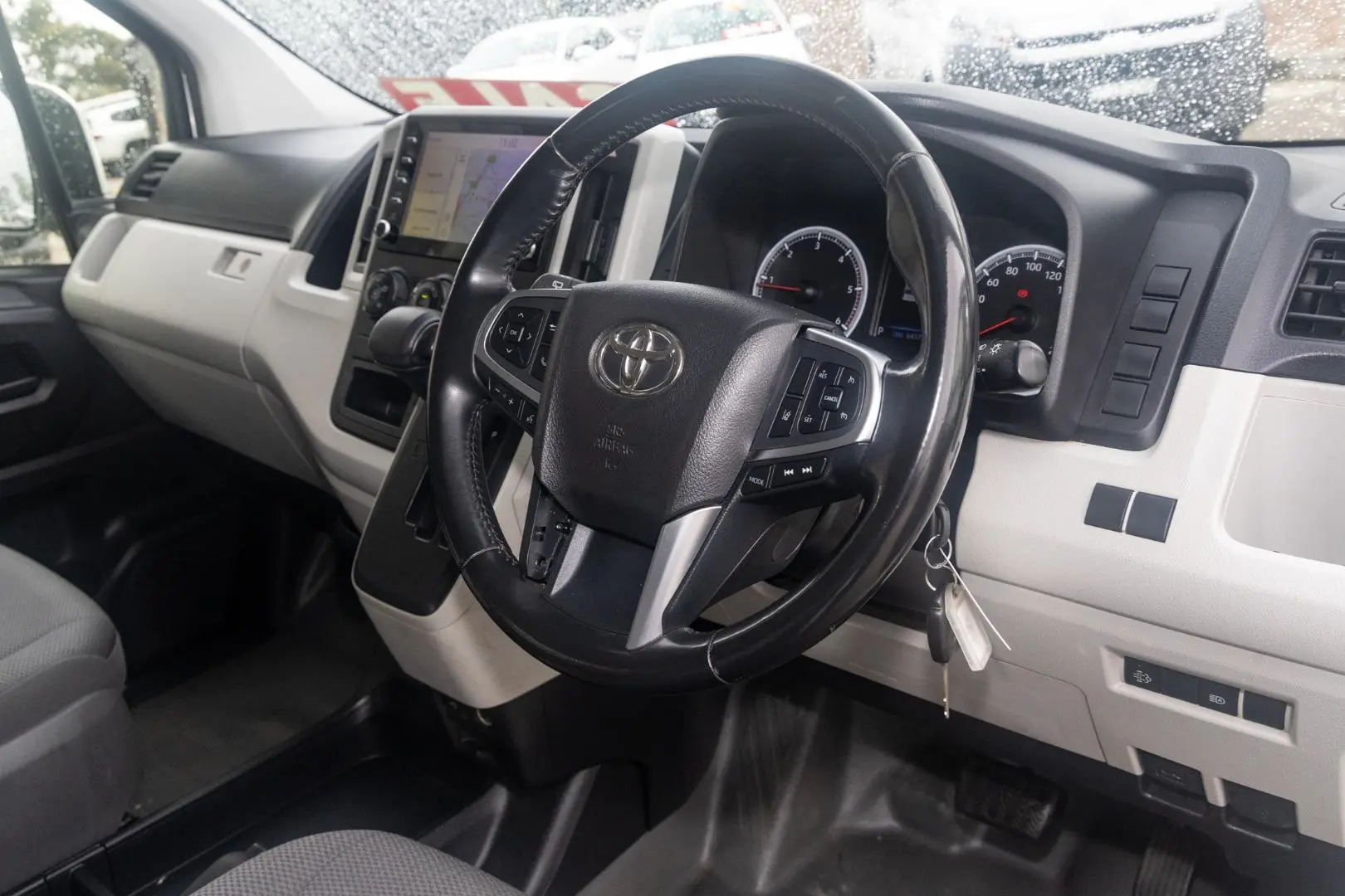 2021 Toyota Hiace Gallery Image 7