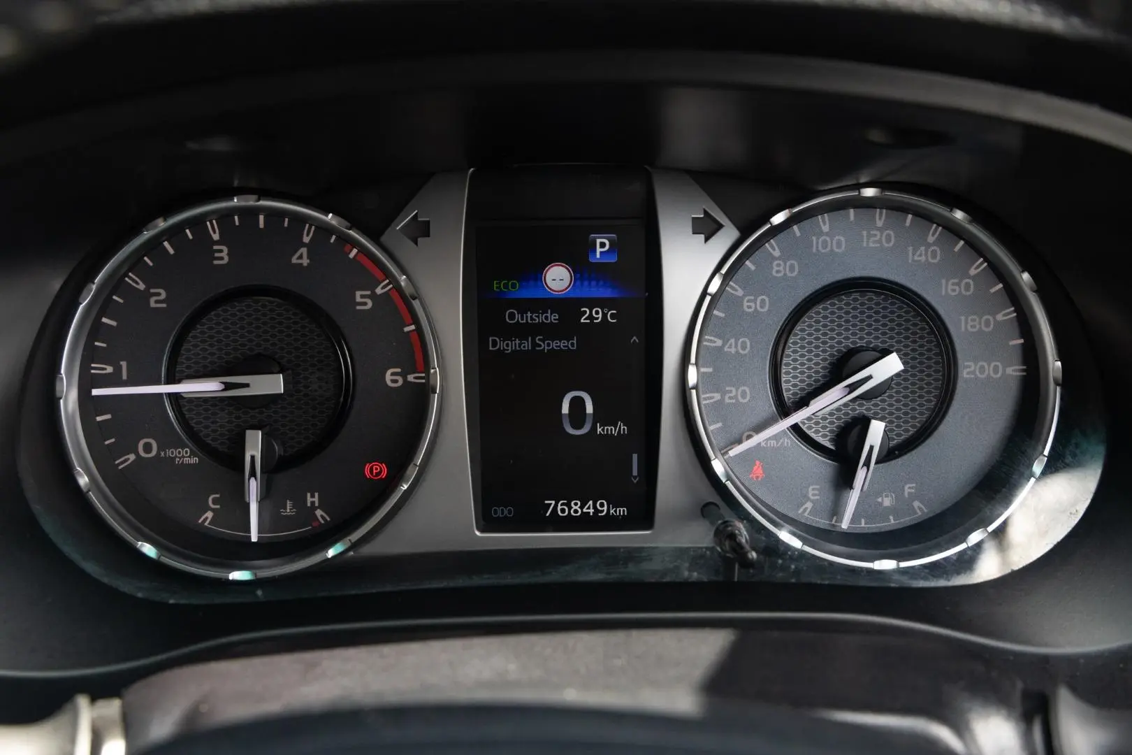 2022 Toyota Hilux Gallery Image 13