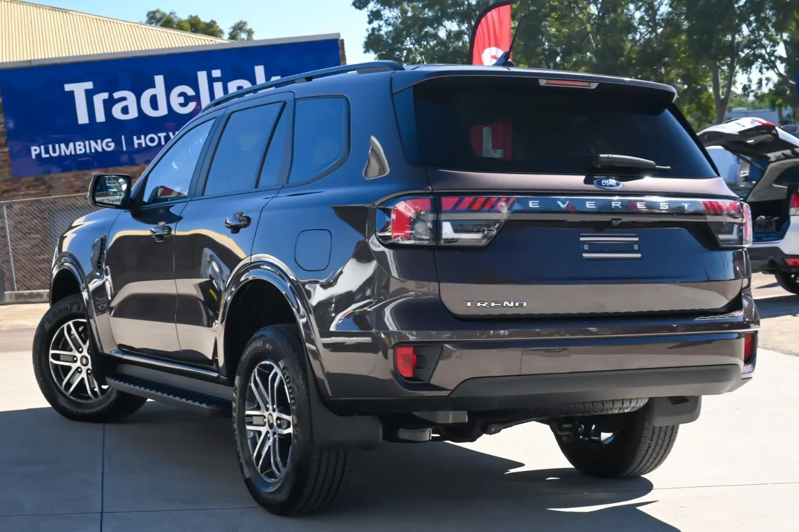 2024 Ford Everest Gallery Image 2