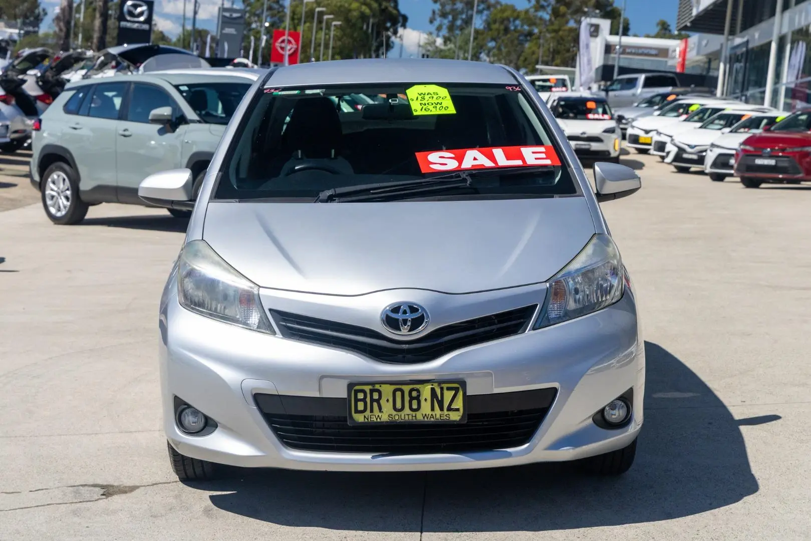 2012 Toyota Yaris Gallery Image 4