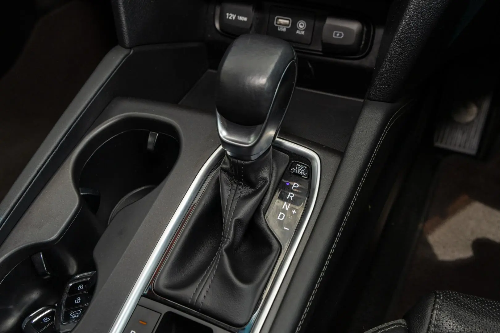 2020 Hyundai Santa Fe Gallery Image 17