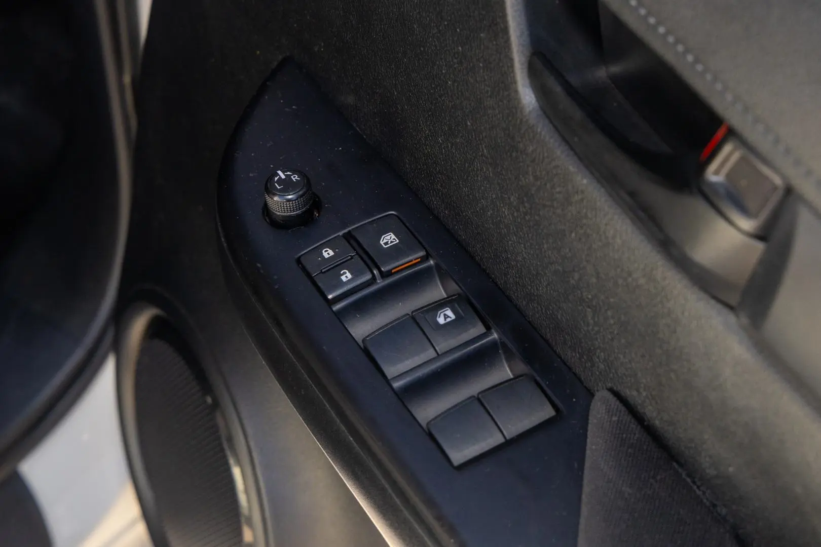 2019 Toyota Hilux Gallery Image 19