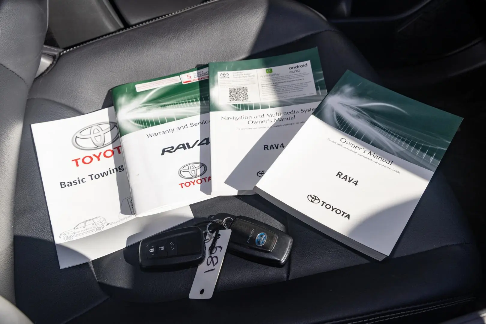 2019 Toyota RAV4 Gallery Image 19
