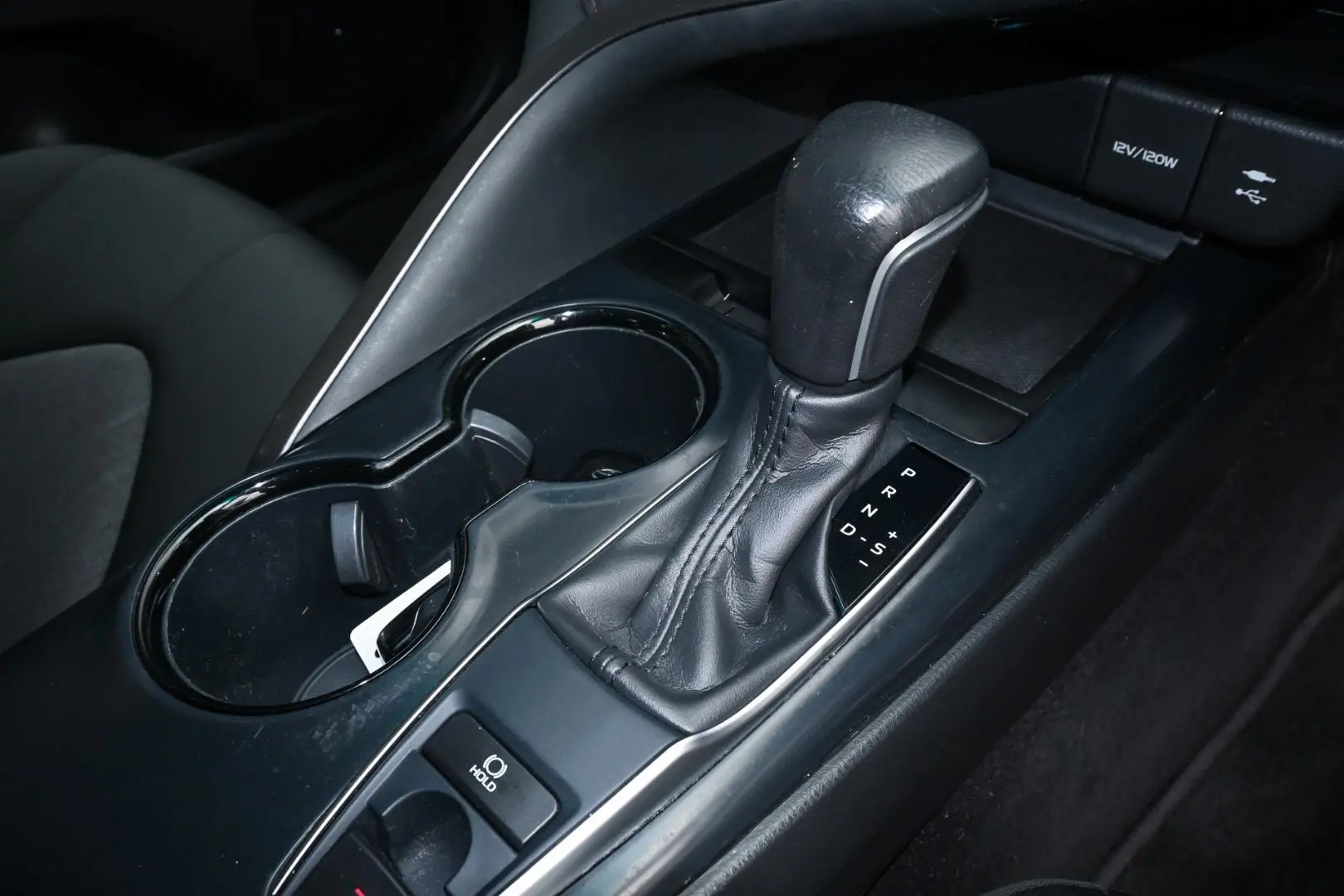 2019 Toyota Camry Gallery Image 14